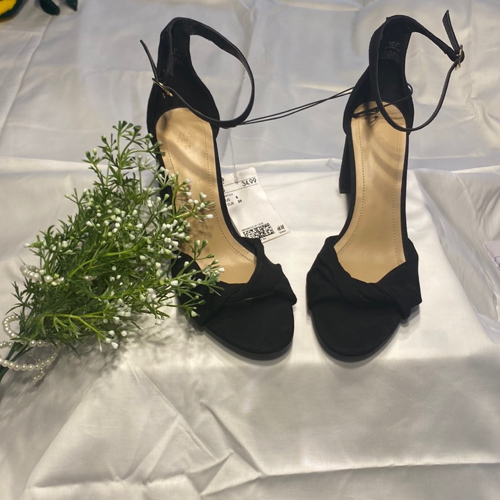 H&M black sandals